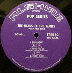 THE HEADS OF THE FAMILY / PLAY & SING