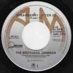 画像2: THE BROTHERS JOHNSON - STRAWBERRY LETTER #23 / DANCIN' AND PRANCIN'  (2)